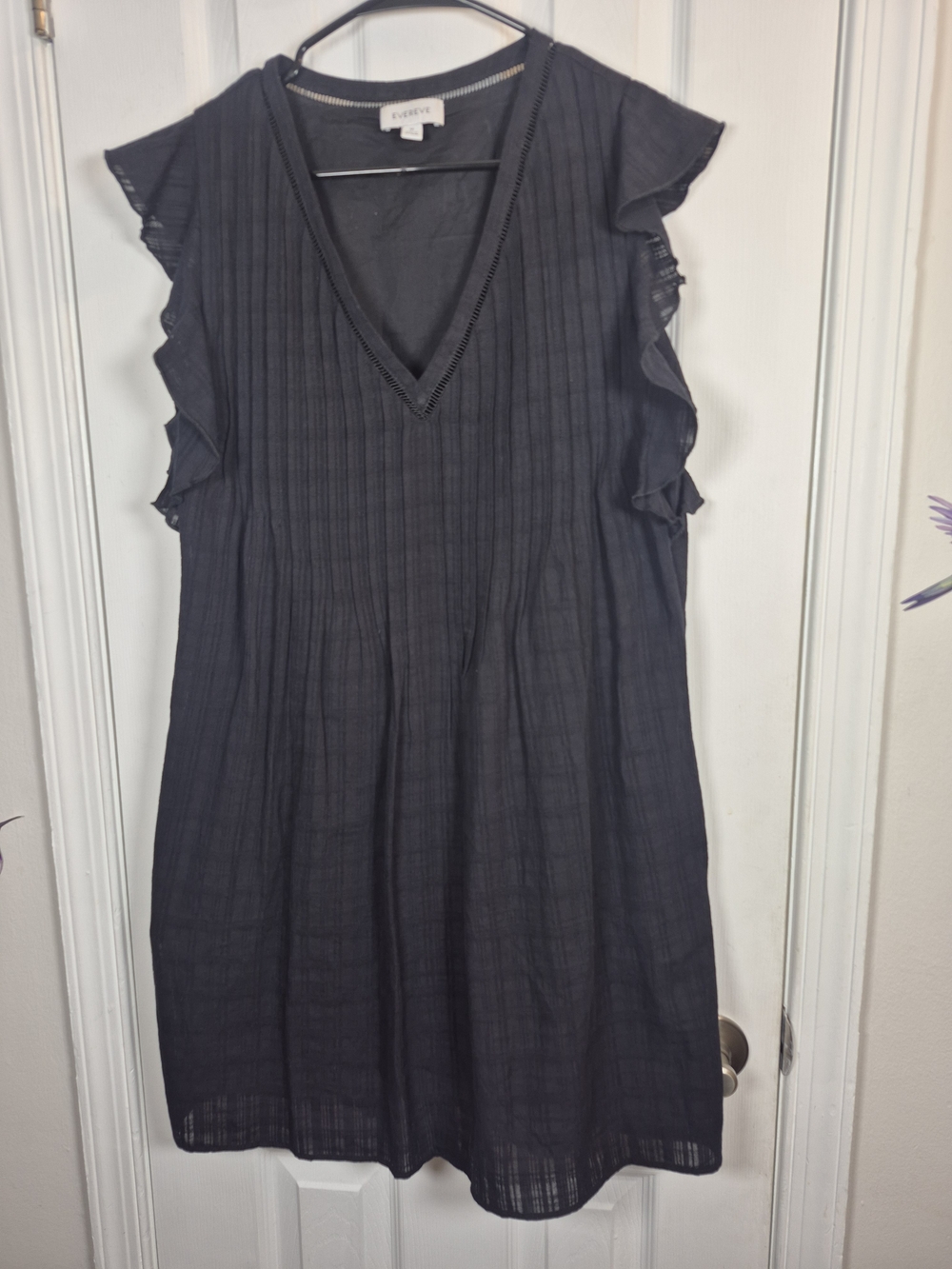 EVEREVE Black Cotton Textured Pintuck Flutter Sleeve V-Neck Shift Dress M
